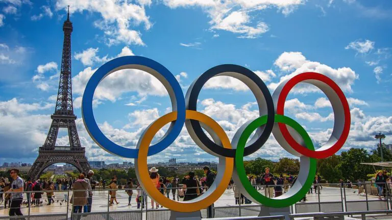 Olympic rings overlooking the eiffel tower